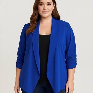 Torrid Light Crepe Ruched Sleeve Blazer – Electric Blue (Size 4X /‎ 26)
